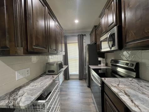 574 County Road 660 Devine TX 78016