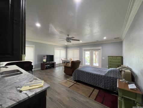 574 County Road 660 Devine TX 78016