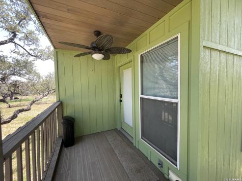 574 County Road 660 Devine TX 78016