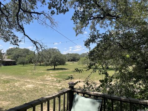 574 County Road 660 Devine TX 78016