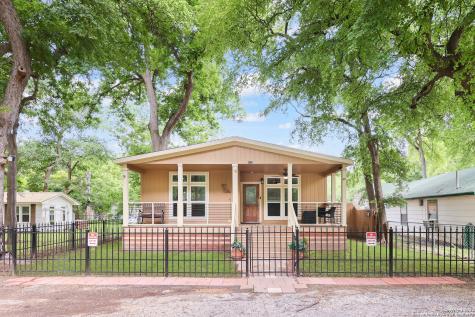 930 Lake Drive Seguin TX 78155