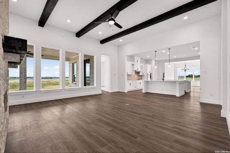 302 Venado Oaks Castroville TX 78009