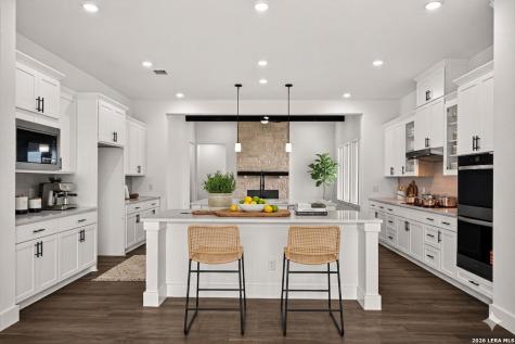 302 Venado Oaks Castroville TX 78009