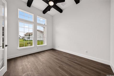 302 Venado Oaks Castroville TX 78009