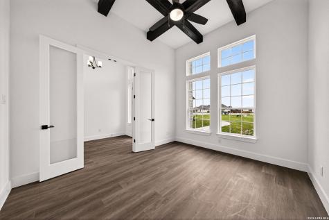 302 Venado Oaks Castroville TX 78009