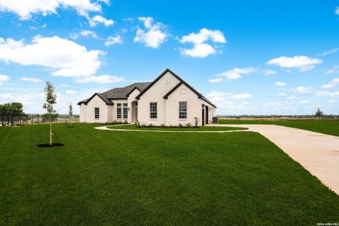 302 Venado Oaks Castroville TX 78009