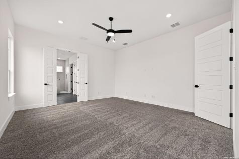 302 Venado Oaks Castroville TX 78009