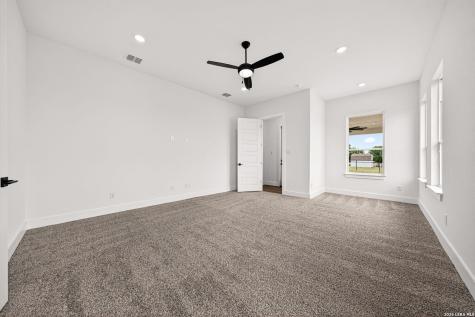 302 Venado Oaks Castroville TX 78009