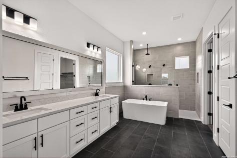 302 Venado Oaks Castroville TX 78009