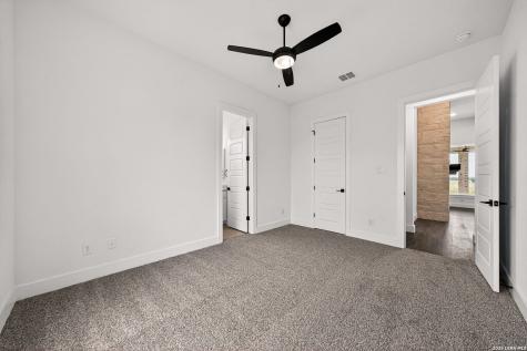 302 Venado Oaks Castroville TX 78009