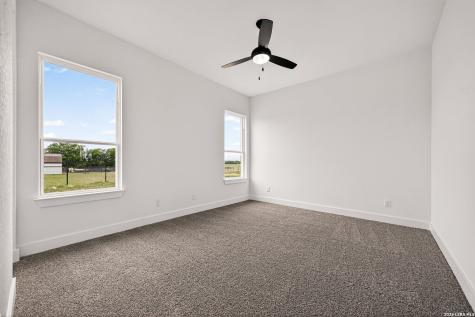 302 Venado Oaks Castroville TX 78009