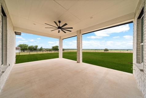 302 Venado Oaks Castroville TX 78009