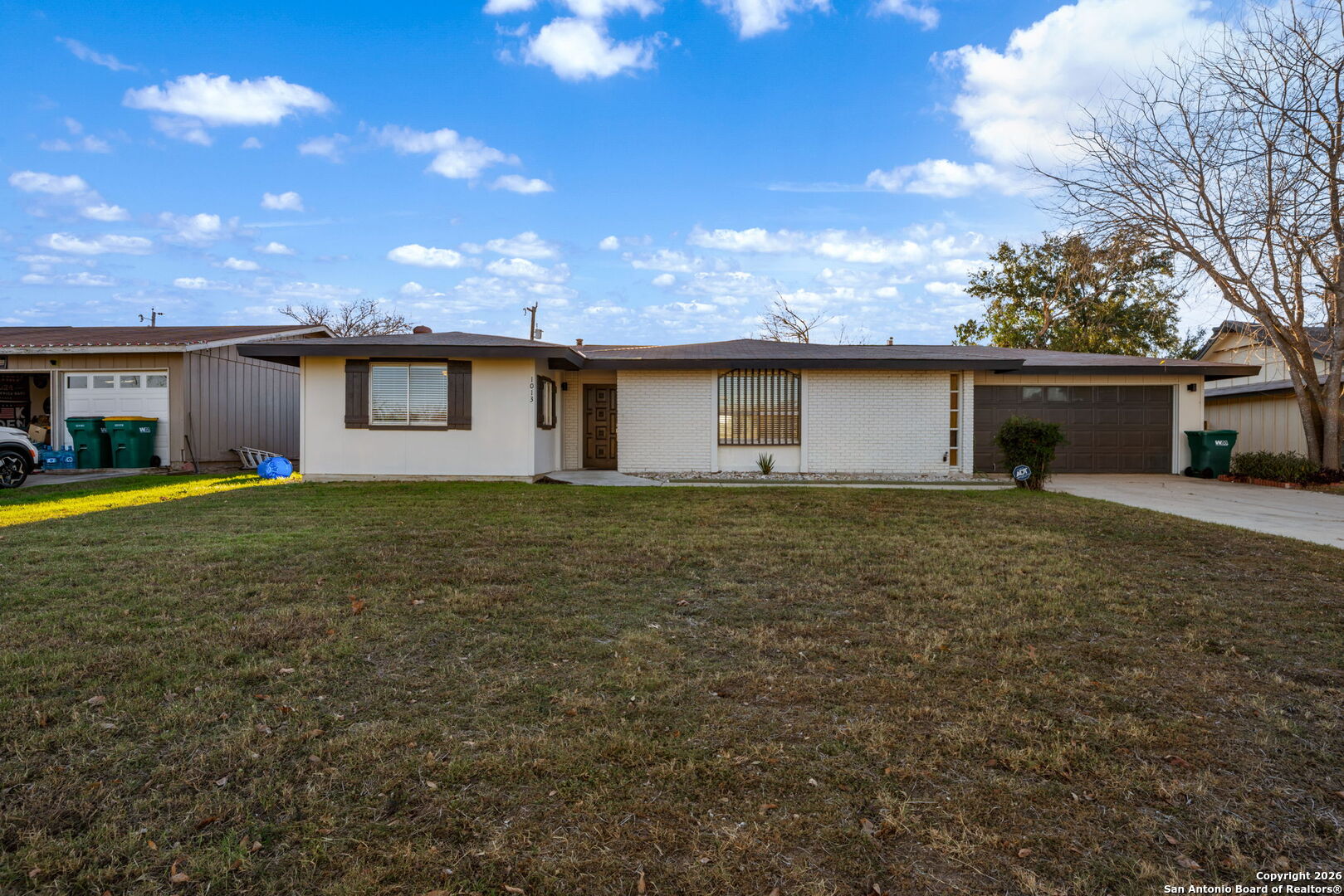 1013 North Boulevard Universal City TX 78148