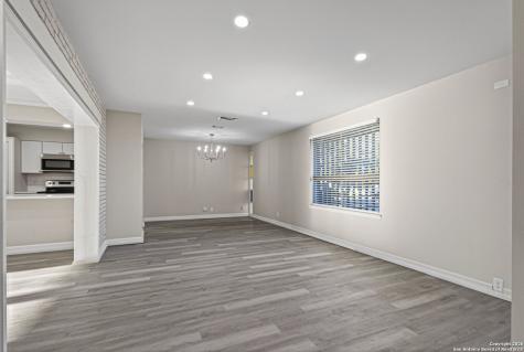 1013 North Boulevard Universal City TX 78148