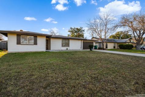 1013 North Boulevard Universal City TX 78148