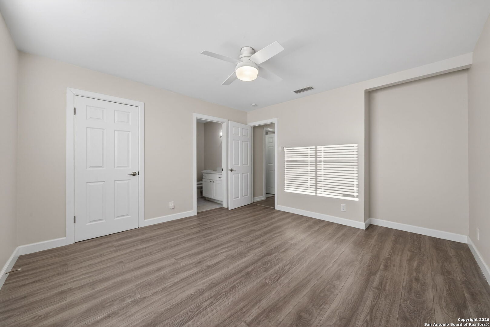 1013 North Boulevard Universal City TX 78148