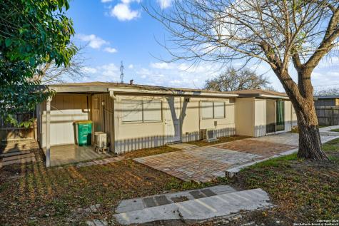 1013 North Boulevard Universal City TX 78148