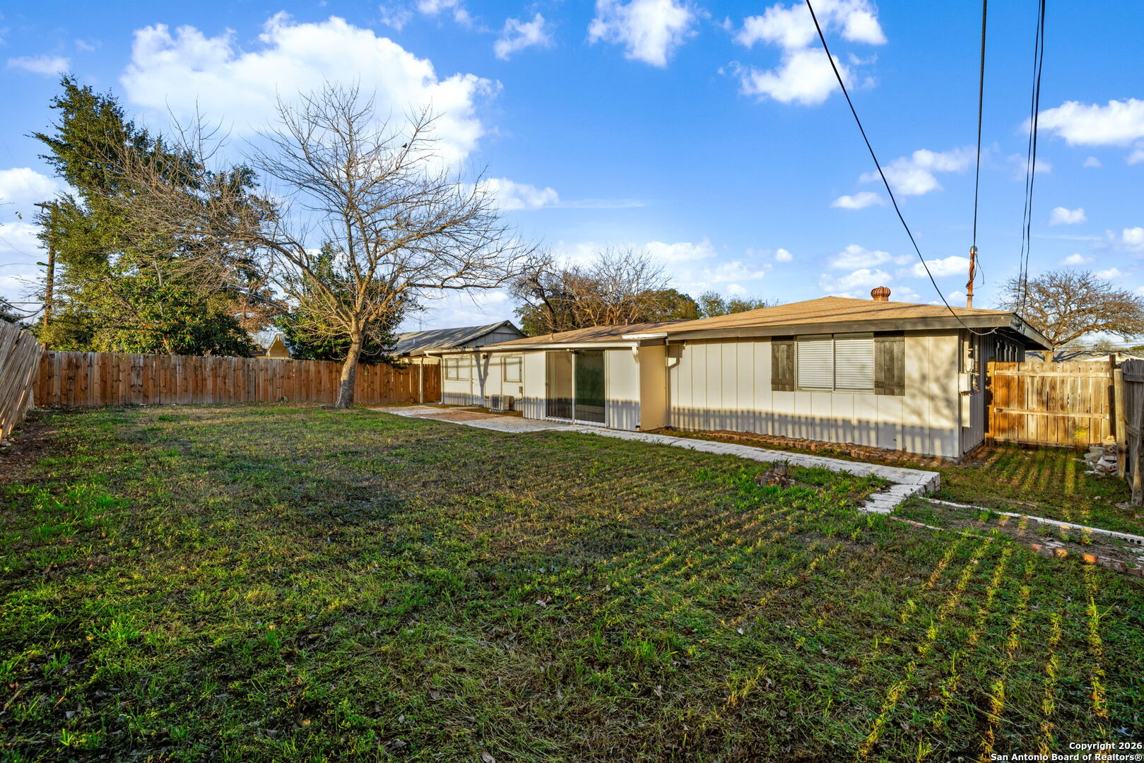 1013 North Boulevard Universal City TX 78148