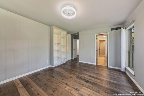21 Royal Crest New Braunfels TX 78130