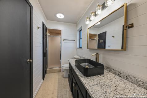 21 Royal Crest New Braunfels TX 78130