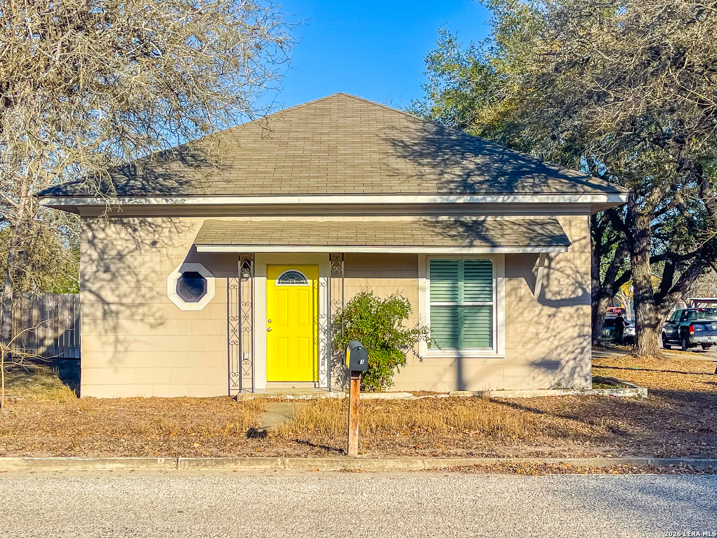 423 S 6th Kenedy TX 78119