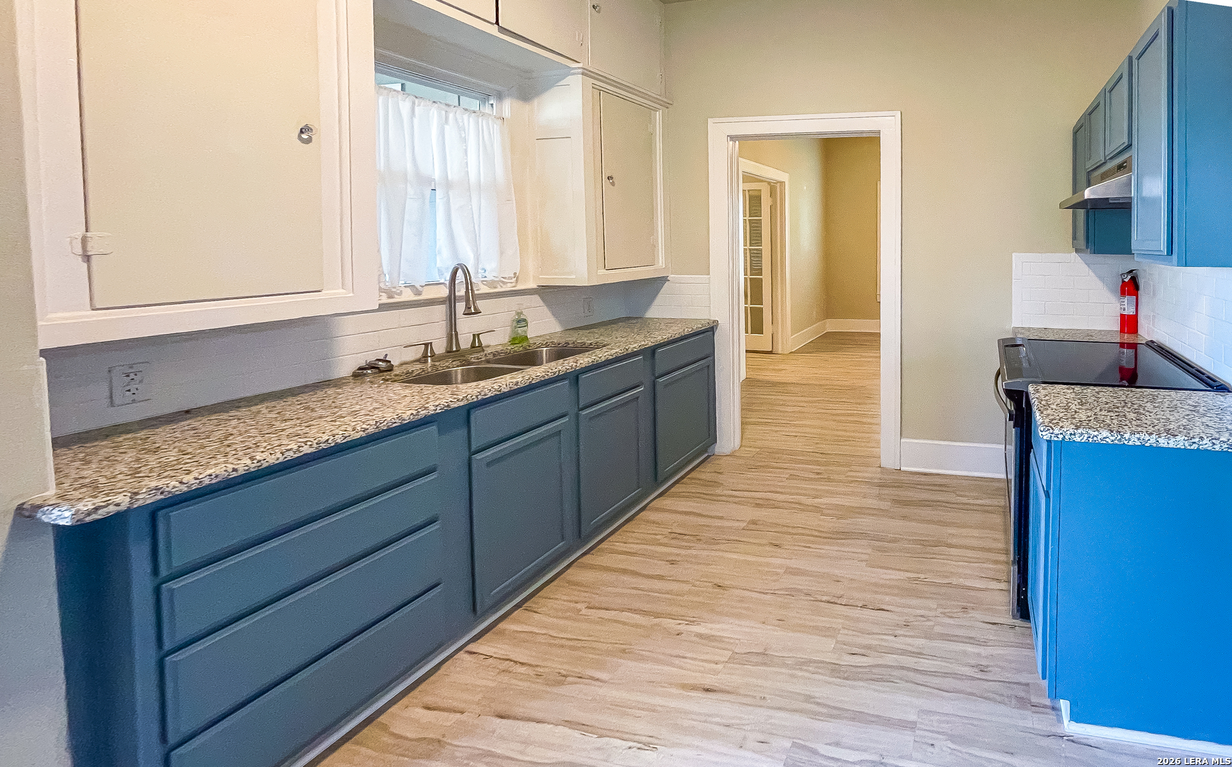 423 S 6th Kenedy TX 78119