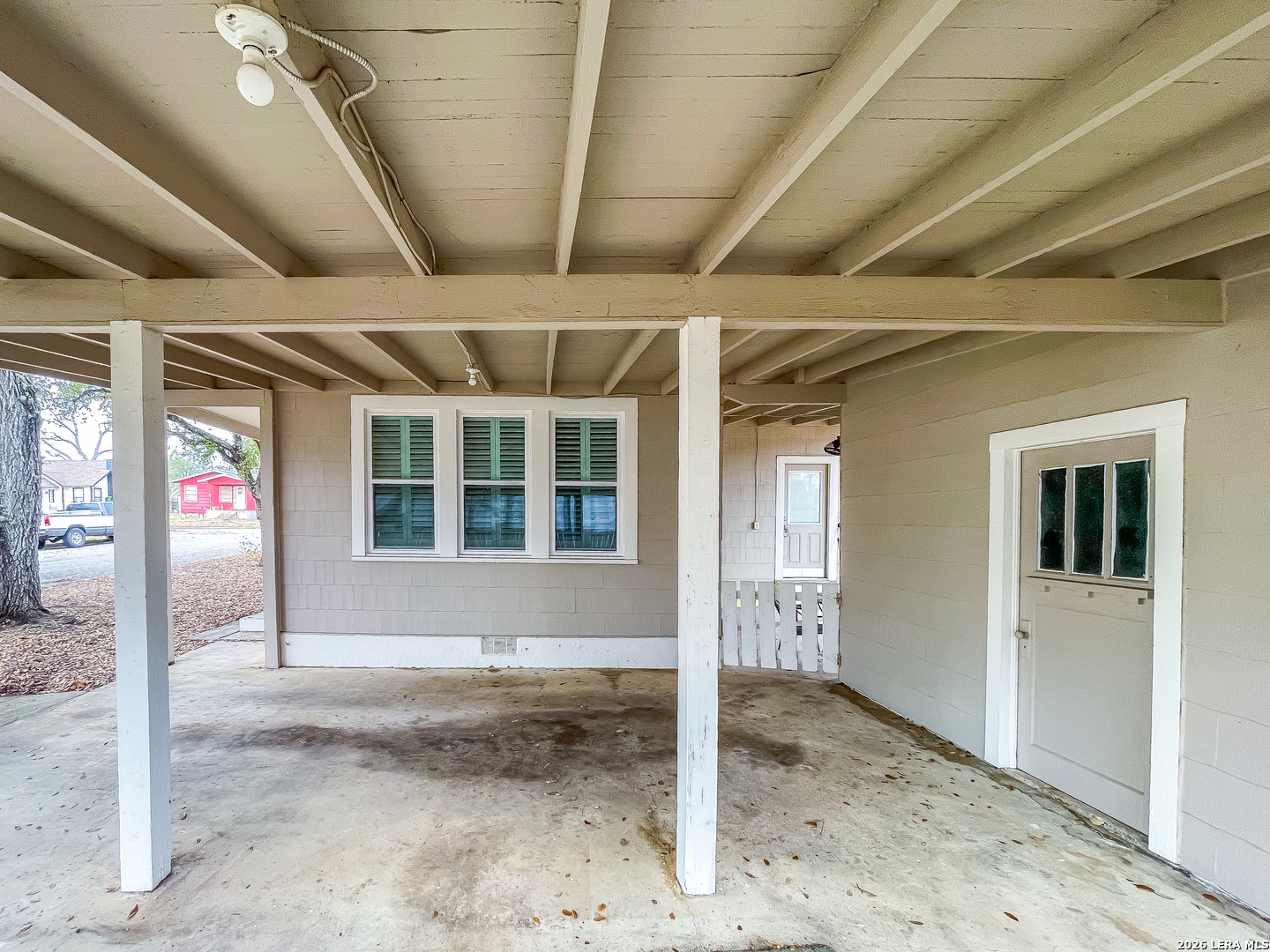 423 S 6th Kenedy TX 78119