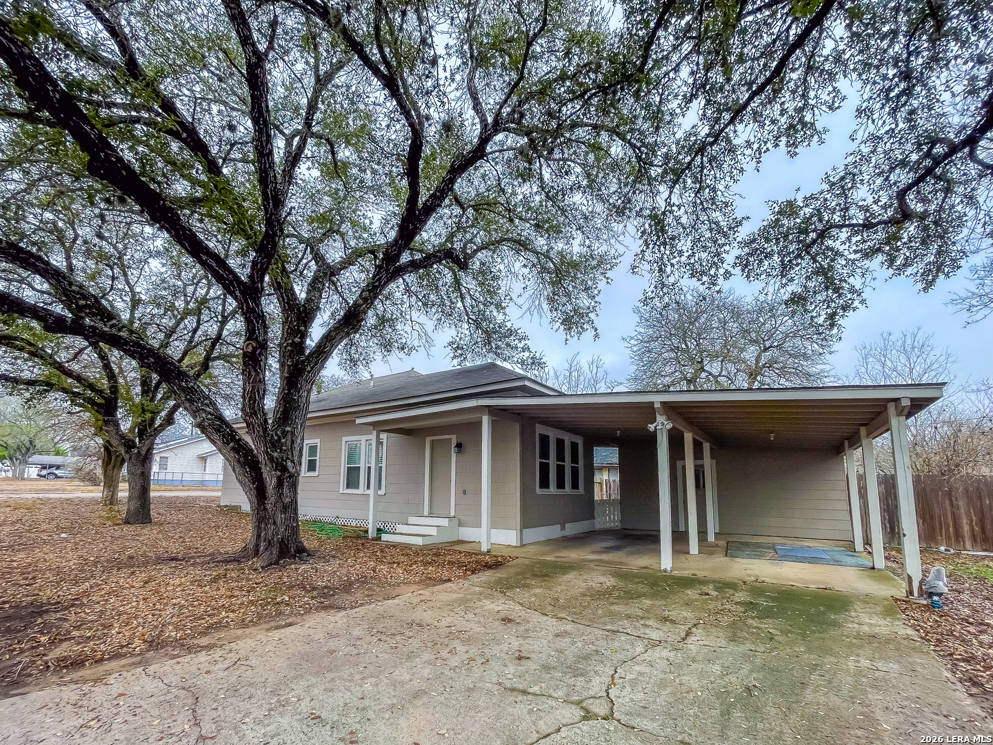 423 S 6th Kenedy TX 78119