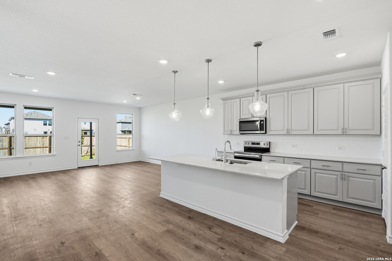 522 Nightingale Avenue Marion TX 78124