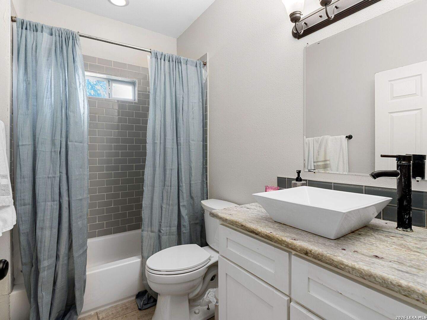 1122 W Craig Place San Antonio TX 78201