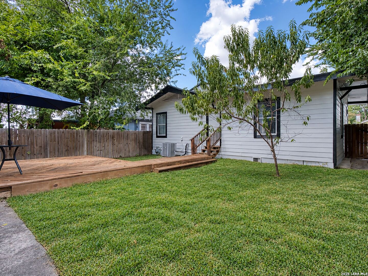 1122 W Craig Place San Antonio TX 78201