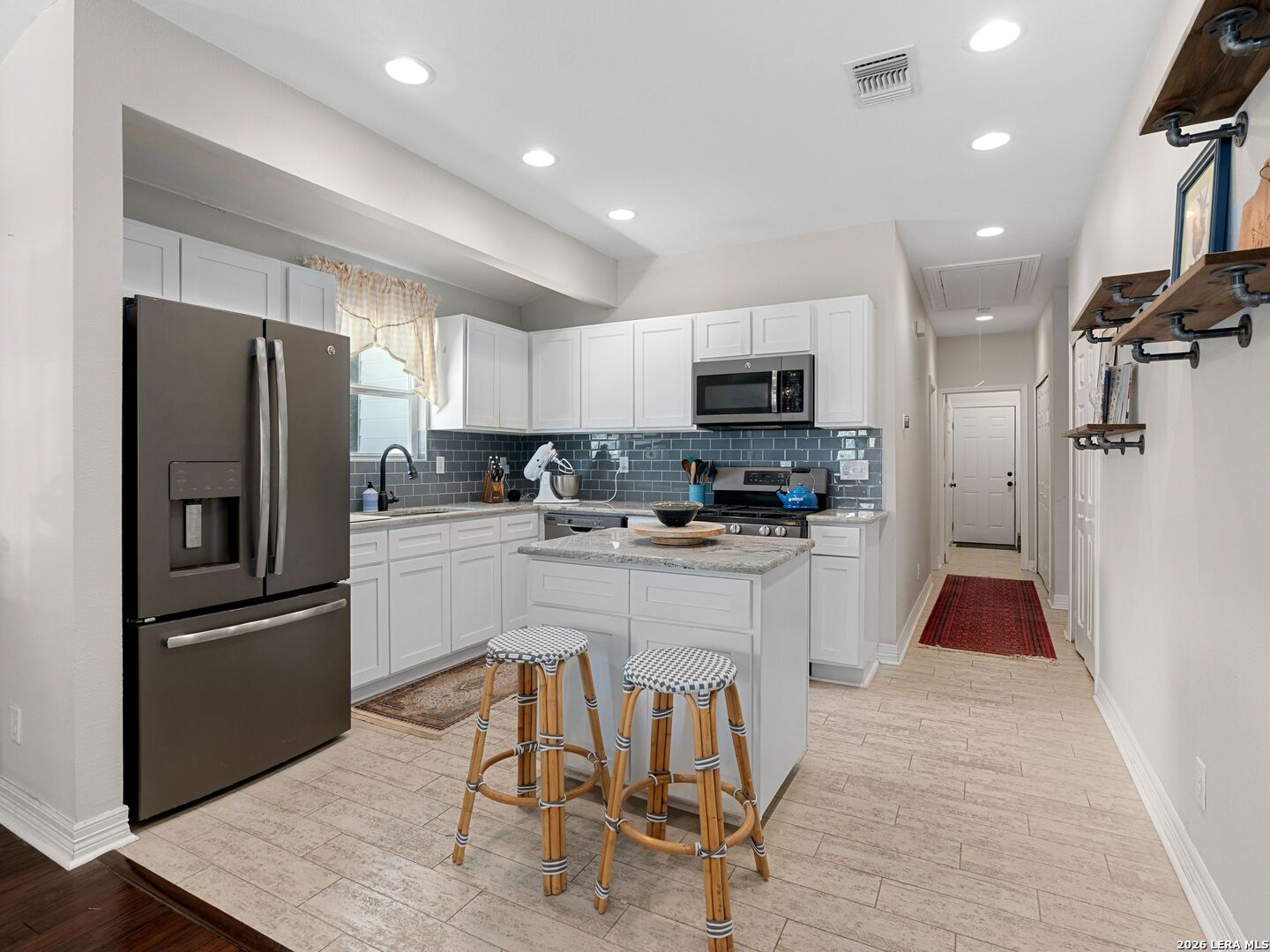 1122 W Craig Place San Antonio TX 78201