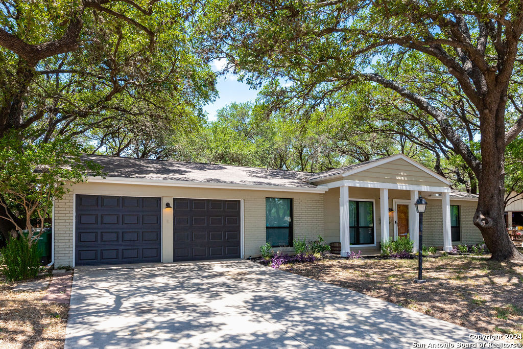 5703 Cary Grant Drive San Antonio TX 78240