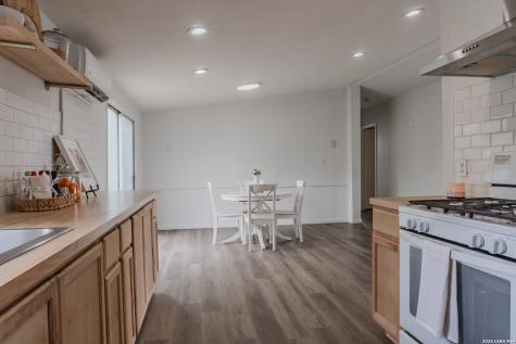 1217 County Road 6723 Natalia TX 78059