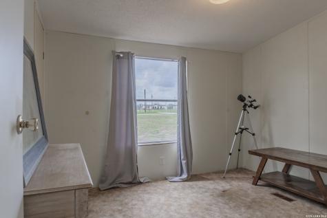 1217 County Road 6723 Natalia TX 78059