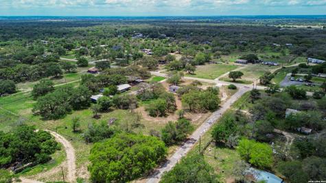 1217 County Road 6723 Natalia TX 78059