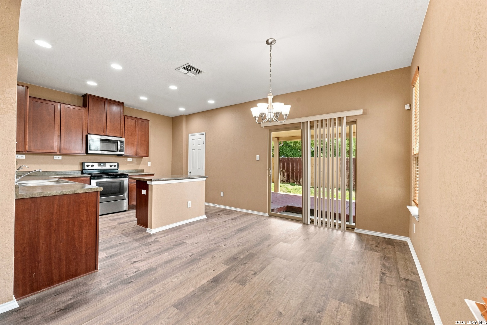 7562 Copper Meadow Converse TX 78109