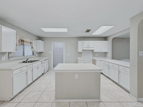 10311 Fork Creek San Antonio TX 78245