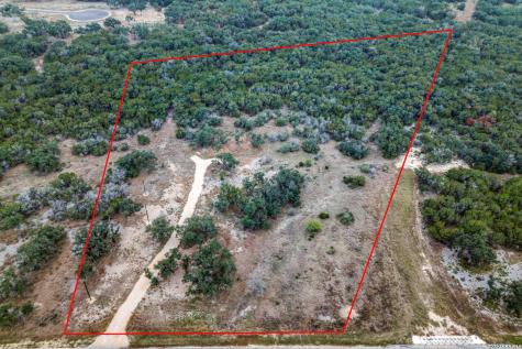 801 Grand Oaks Hondo TX 78861