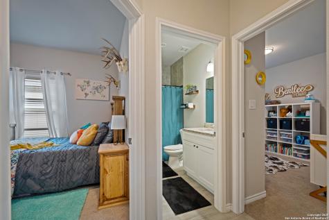 760 Crestview Floresville TX 78114