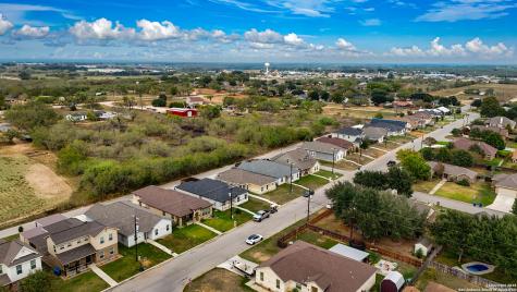 760 Crestview Floresville TX 78114