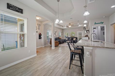 760 Crestview Floresville TX 78114