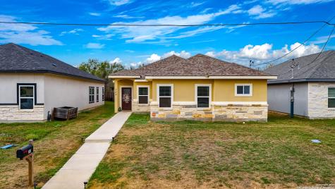 760 Crestview Floresville TX 78114