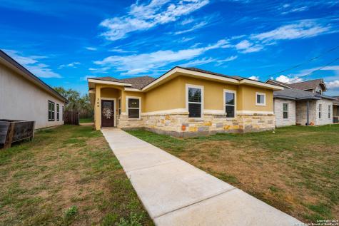 760 Crestview Floresville TX 78114