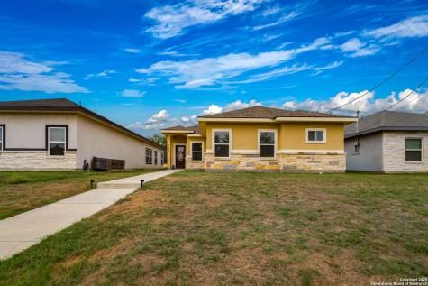 760 Crestview Floresville TX 78114