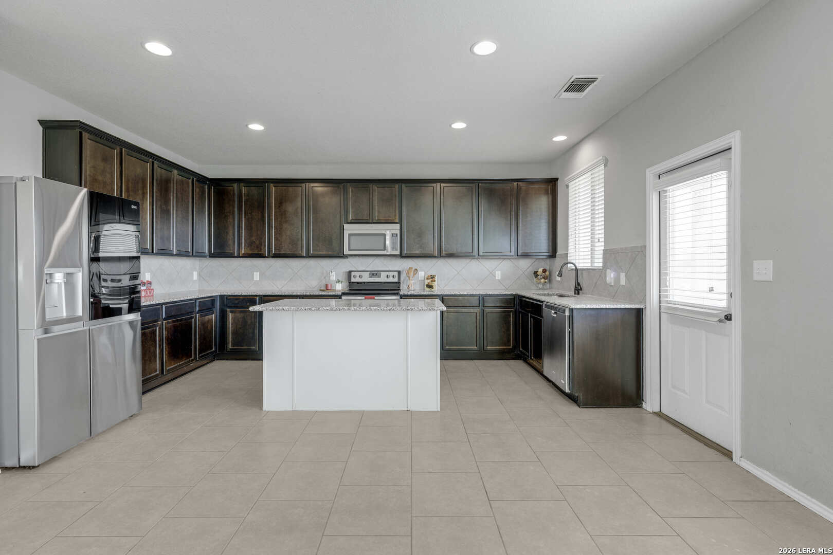 9514 Dark Oak Creek Converse TX 78109