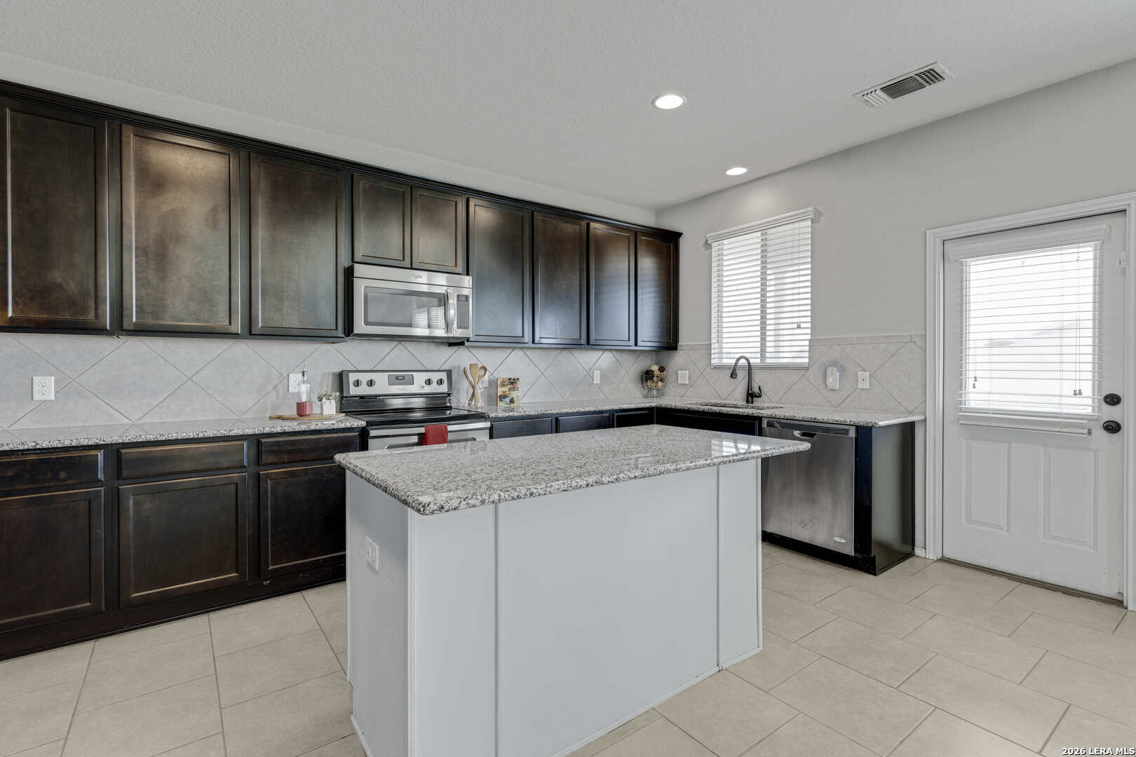 9514 Dark Oak Creek Converse TX 78109