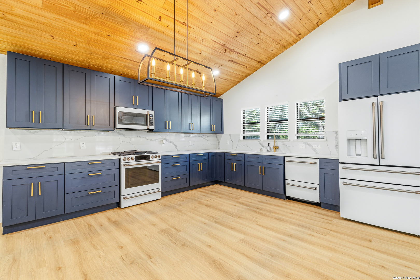 221 W Highland Drive Boerne TX 78006
