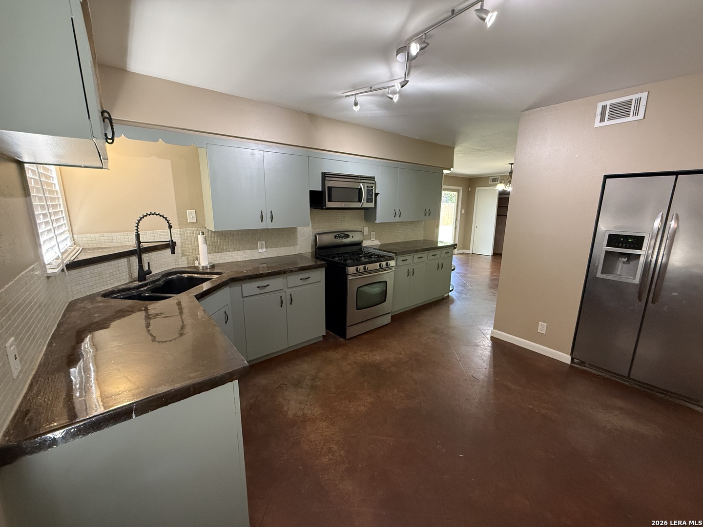 403 E Nottingham Drive San Antonio TX 78209