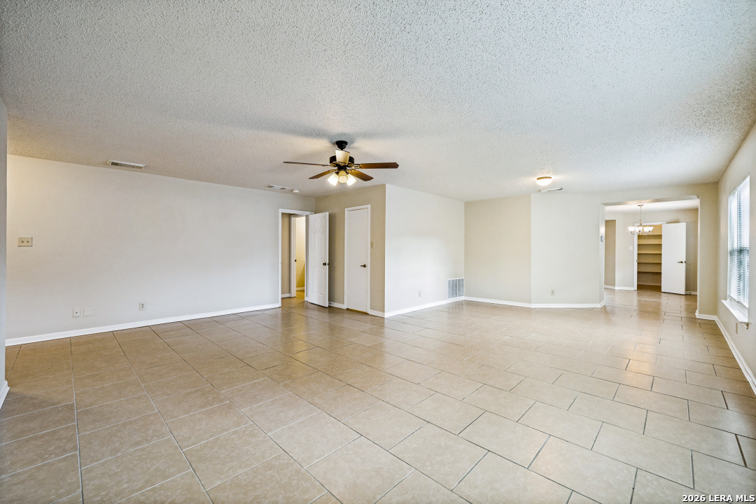 8015 Chestnut Gate Drive Converse TX 78109